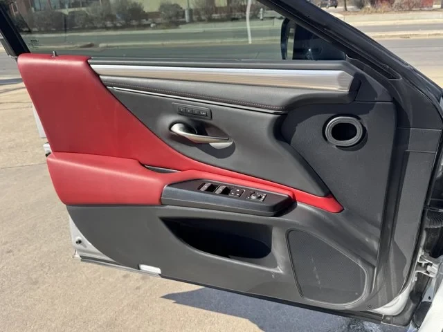 2021 Lexus ES 7th Gen - Image 19 of 19