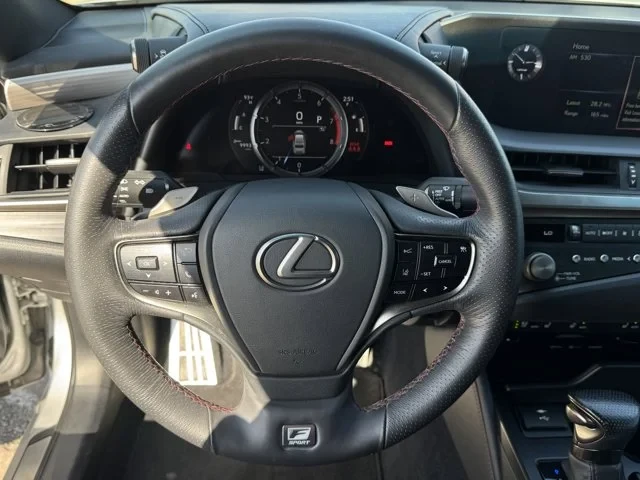 2021 Lexus ES 7th Gen - Image 15 of 19