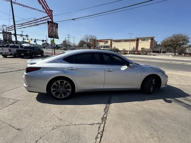 2021 Lexus ES 7th Gen - Image 3 of 19