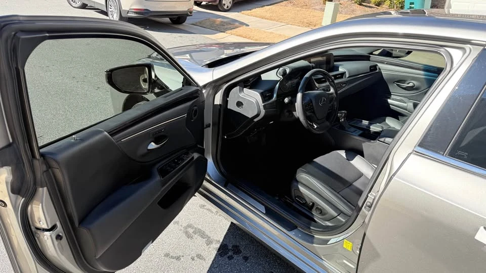 2021 Lexus ES 7th Gen - Image 14 of 19