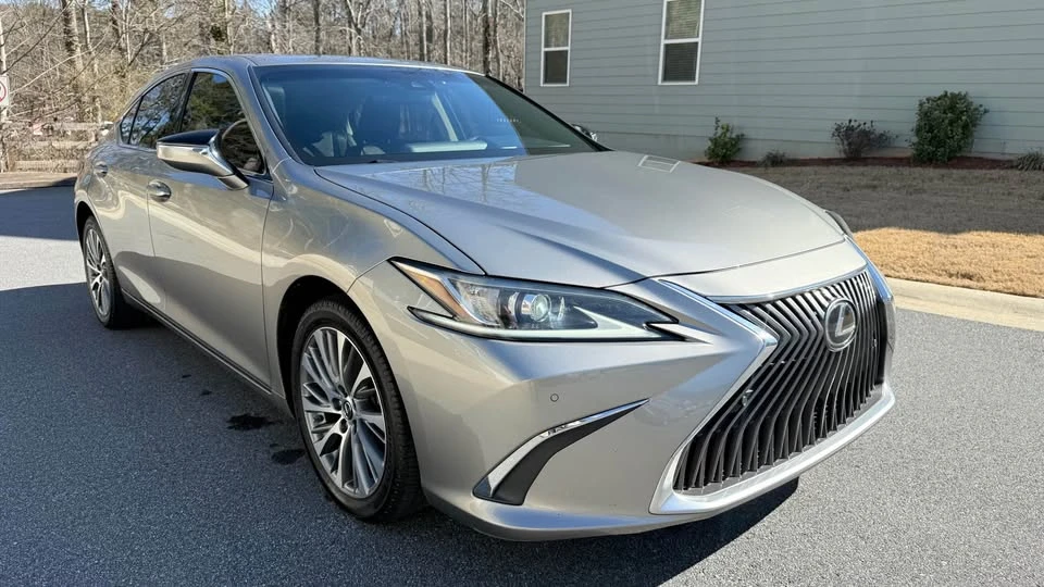 2021 Lexus ES 7th Gen - Image 12 of 19