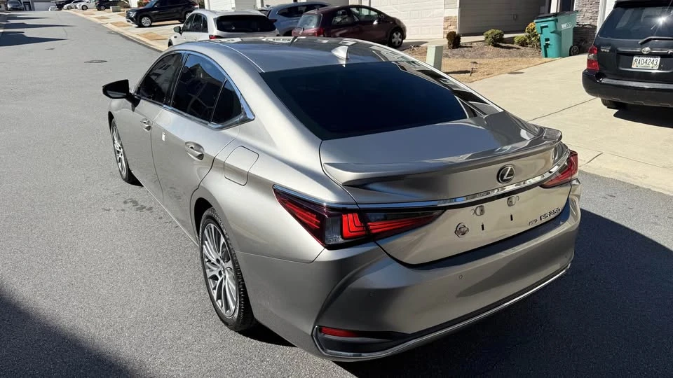 2021 Lexus ES 7th Gen - Image 6 of 19