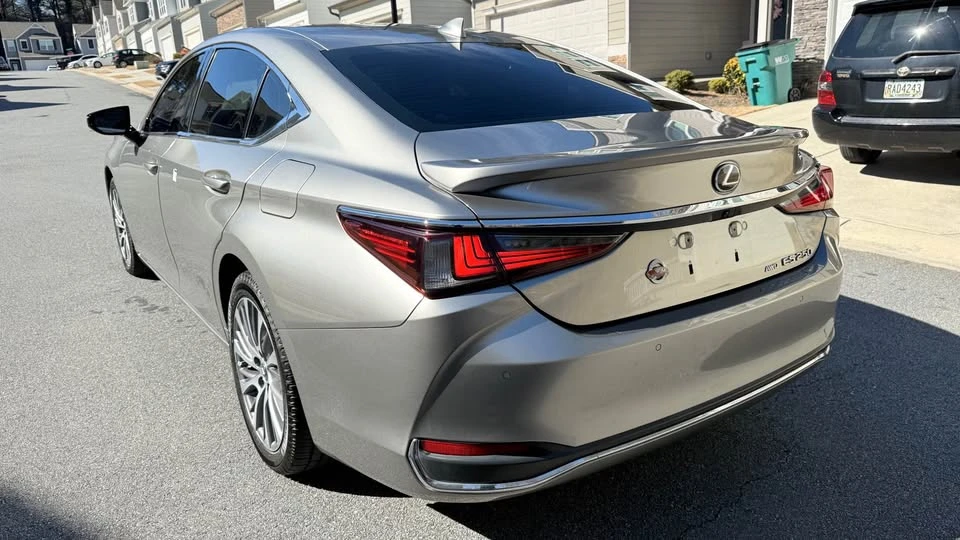 2021 Lexus ES 7th Gen - Image 5 of 19