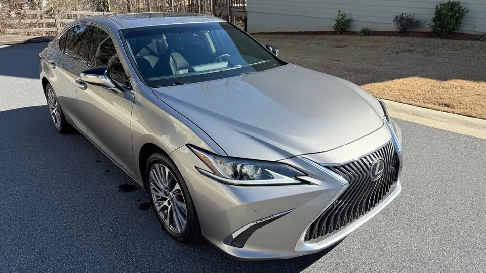 2021 Lexus ES 7th Gen - Image 11 of 19