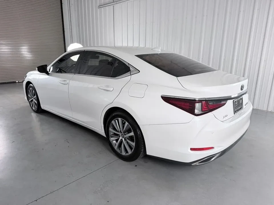 2021 Lexus ES 7th Gen - Image 6 of 13