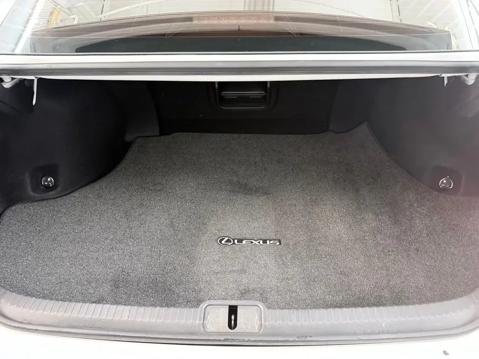 2021 Lexus ES 7th Gen - Image 13 of 13