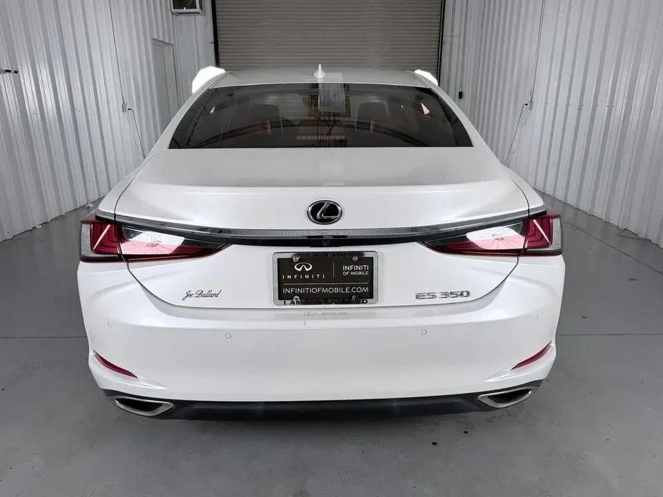 2021 Lexus ES 7th Gen - Image 5 of 13