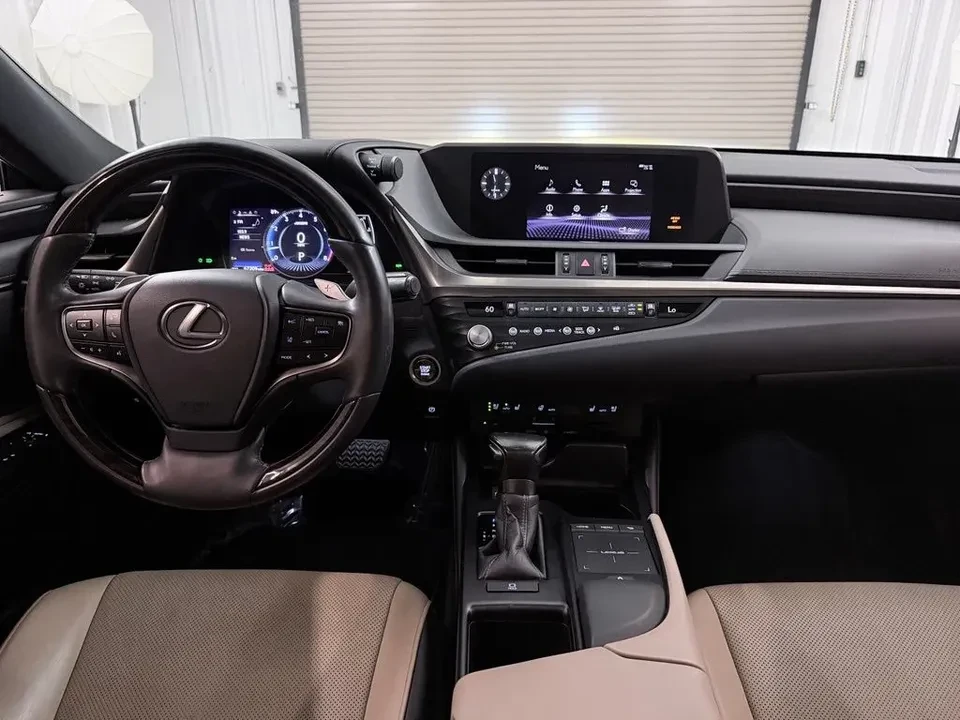 2021 Lexus ES 7th Gen - Image 8 of 13