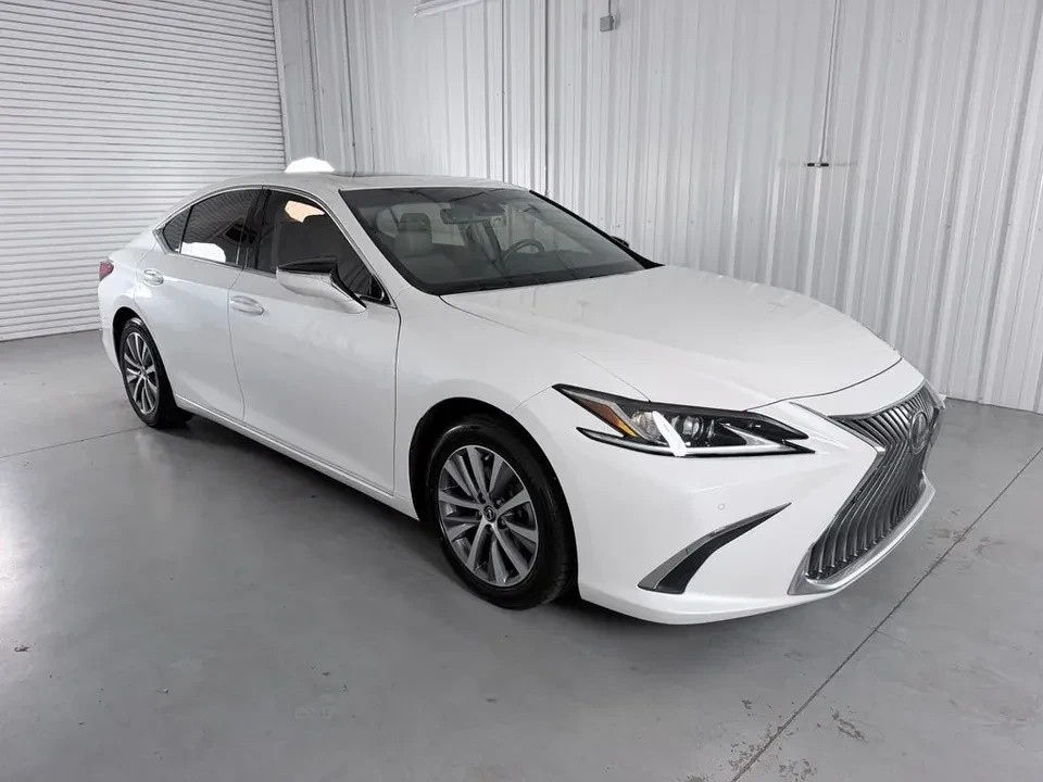 2021 Lexus ES 7th Gen - Image 3 of 13