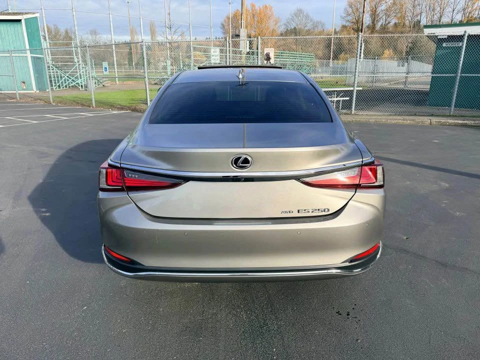 2021 Lexus ES 7th Gen - Image 5 of 15