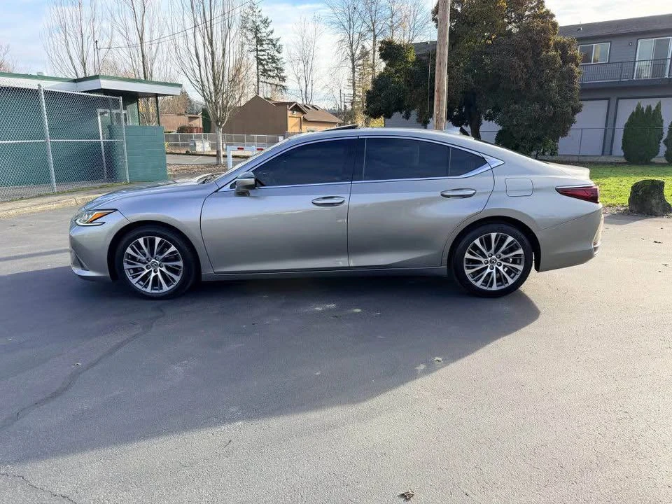 2021 Lexus ES 7th Gen - Image 3 of 15