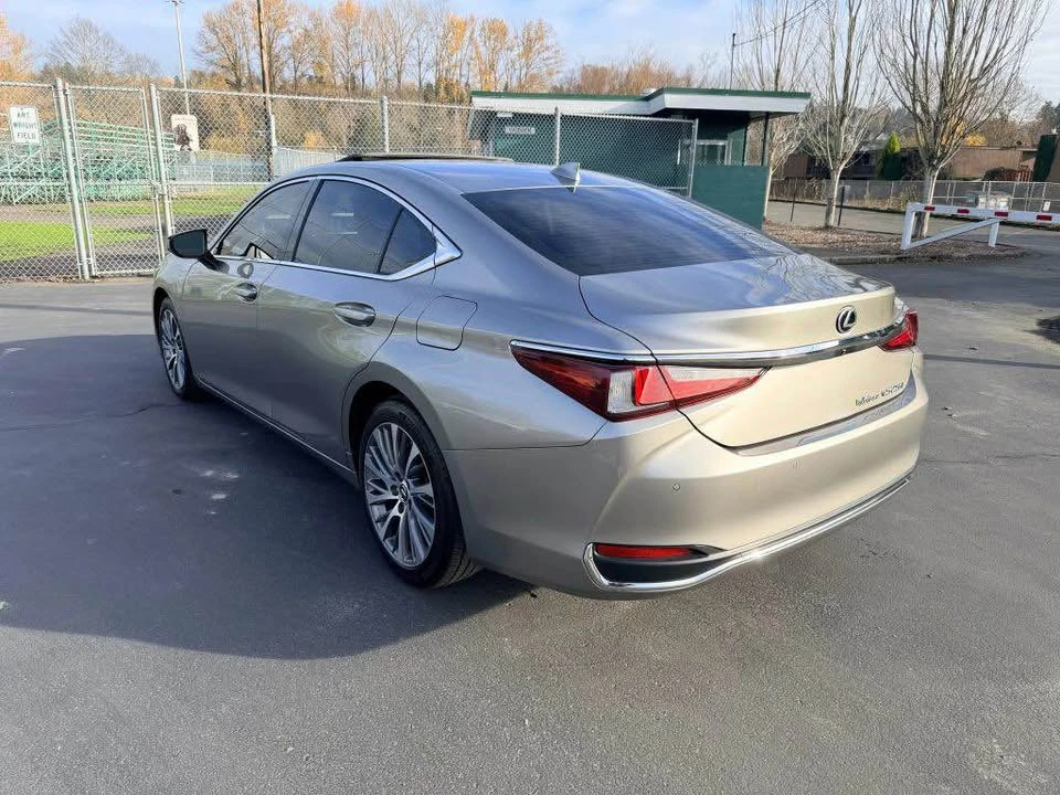 2021 Lexus ES 7th Gen - Image 4 of 15