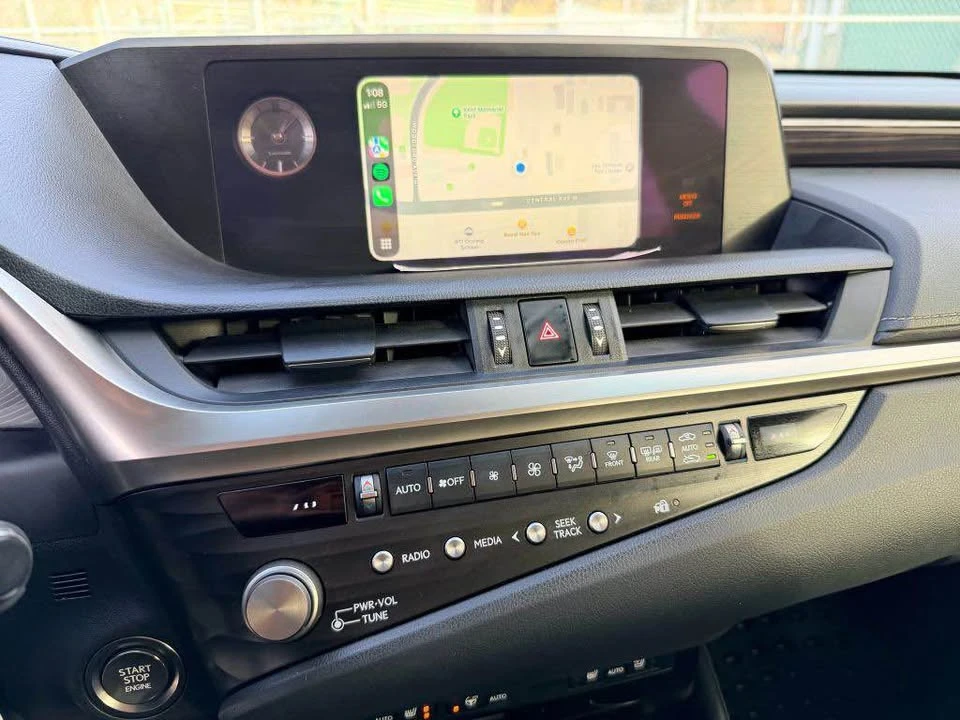 2021 Lexus ES 7th Gen - Image 12 of 15