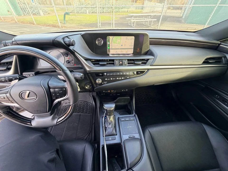 2021 Lexus ES 7th Gen - Image 11 of 15