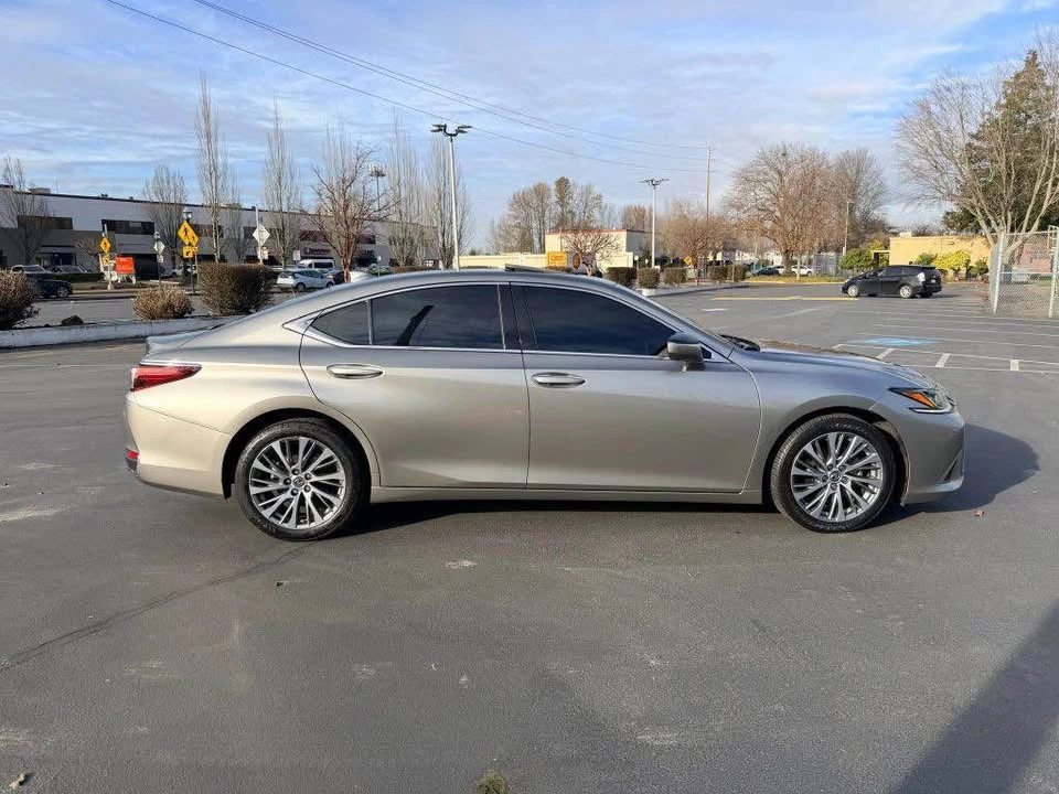 2021 Lexus ES 7th Gen - Image 7 of 15