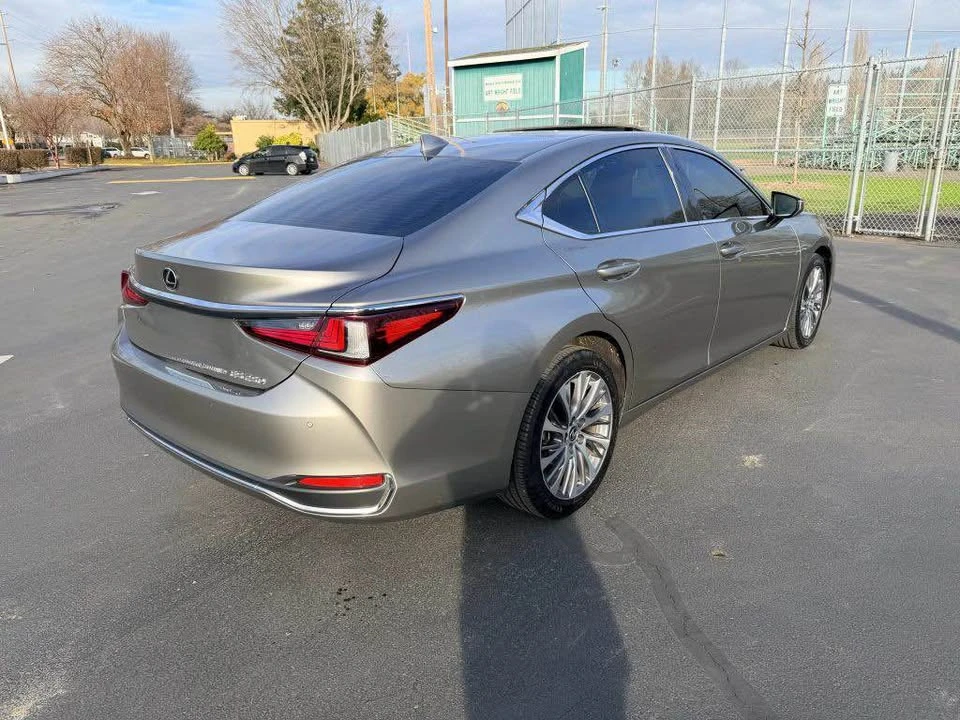 2021 Lexus ES 7th Gen - Image 6 of 15