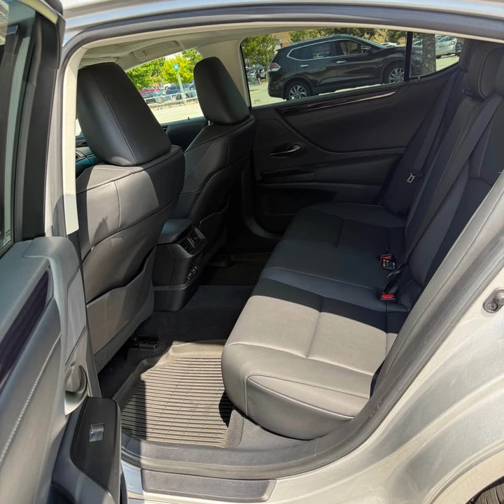 2021 Lexus ES 7th Gen - Image 8 of 16