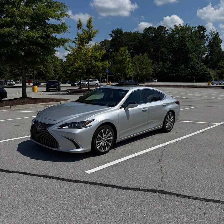 2021 Lexus ES 7th Gen - Image 3 of 16