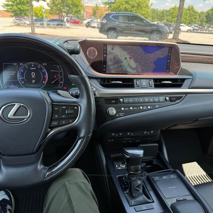 2021 Lexus ES 7th Gen - Image 14 of 16