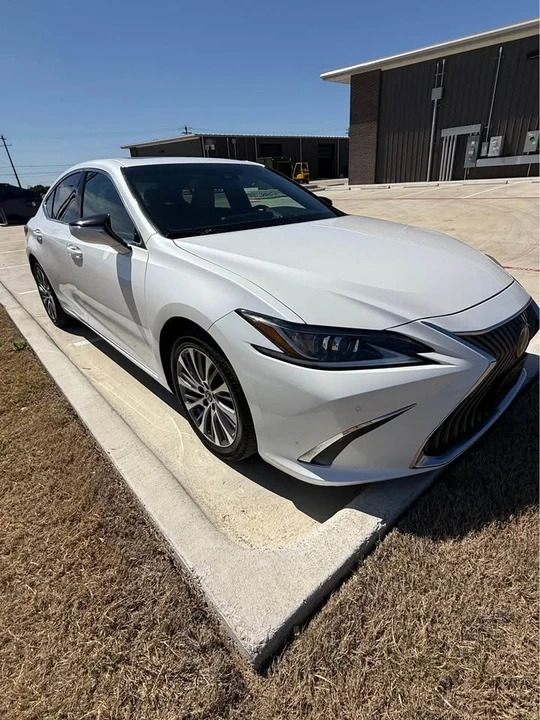 2021 Lexus ES 7th Gen - Image 3 of 20