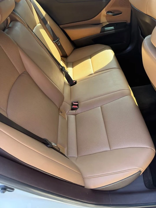 2021 Lexus ES 7th Gen - Image 13 of 20