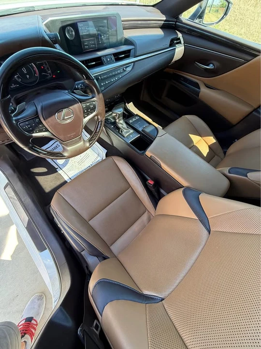 2021 Lexus ES 7th Gen - Image 16 of 20