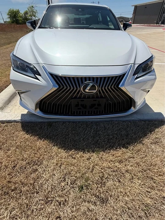 2021 Lexus ES 7th Gen - Image 8 of 19
