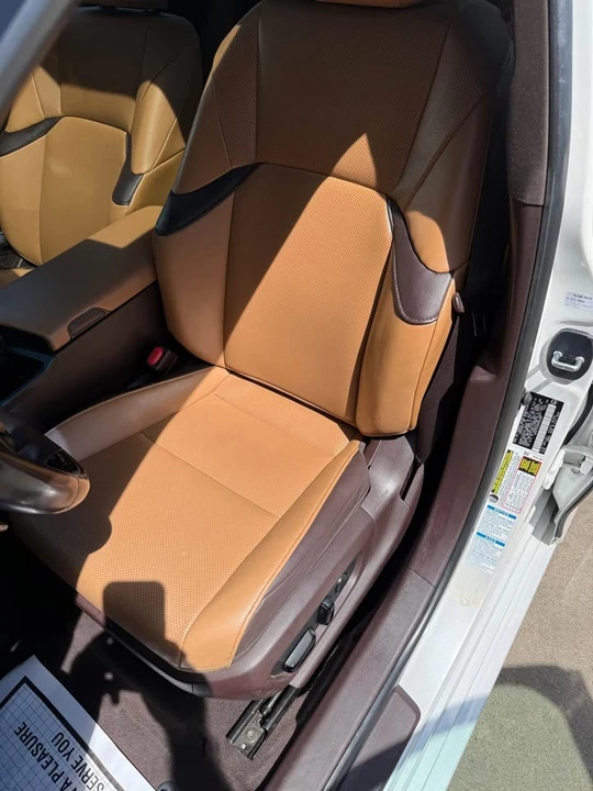 2021 Lexus ES 7th Gen - Image 11 of 19