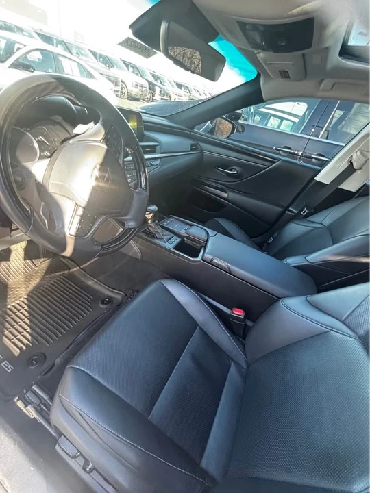 2021 Lexus ES 7th Gen - Image 3 of 5