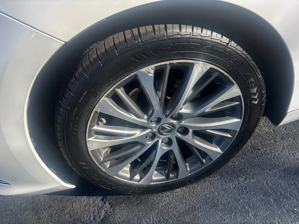 2021 Lexus ES 7th Gen - Image 5 of 5
