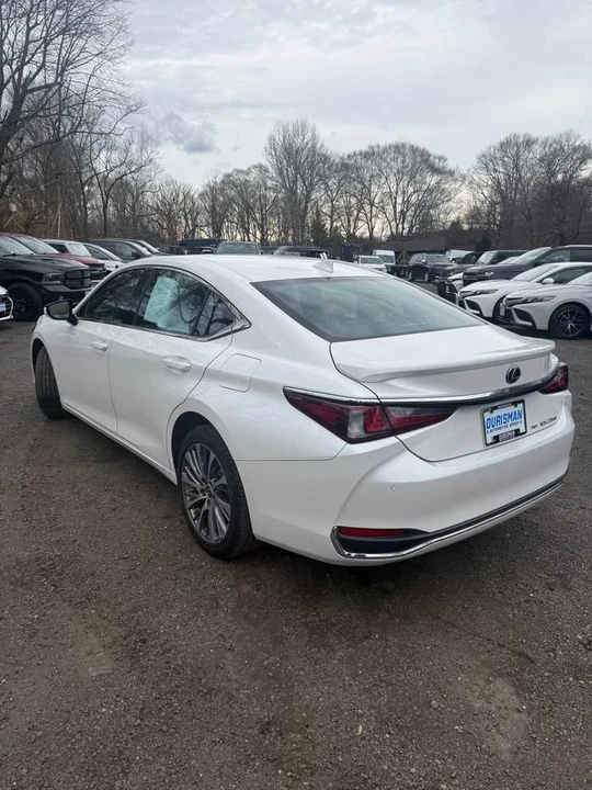 2021 Lexus ES 7th Gen - Image 3 of 6