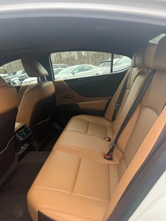 2021 Lexus ES 7th Gen - Image 6 of 6