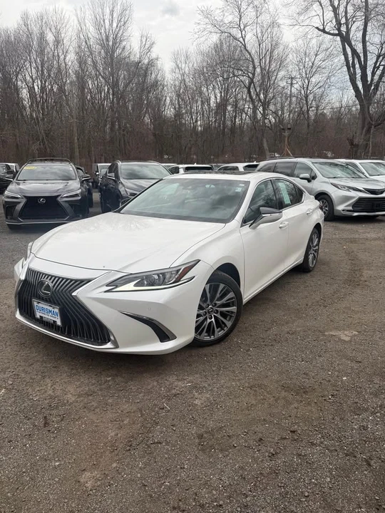 2021 Lexus ES 7th Gen - Image 2 of 6