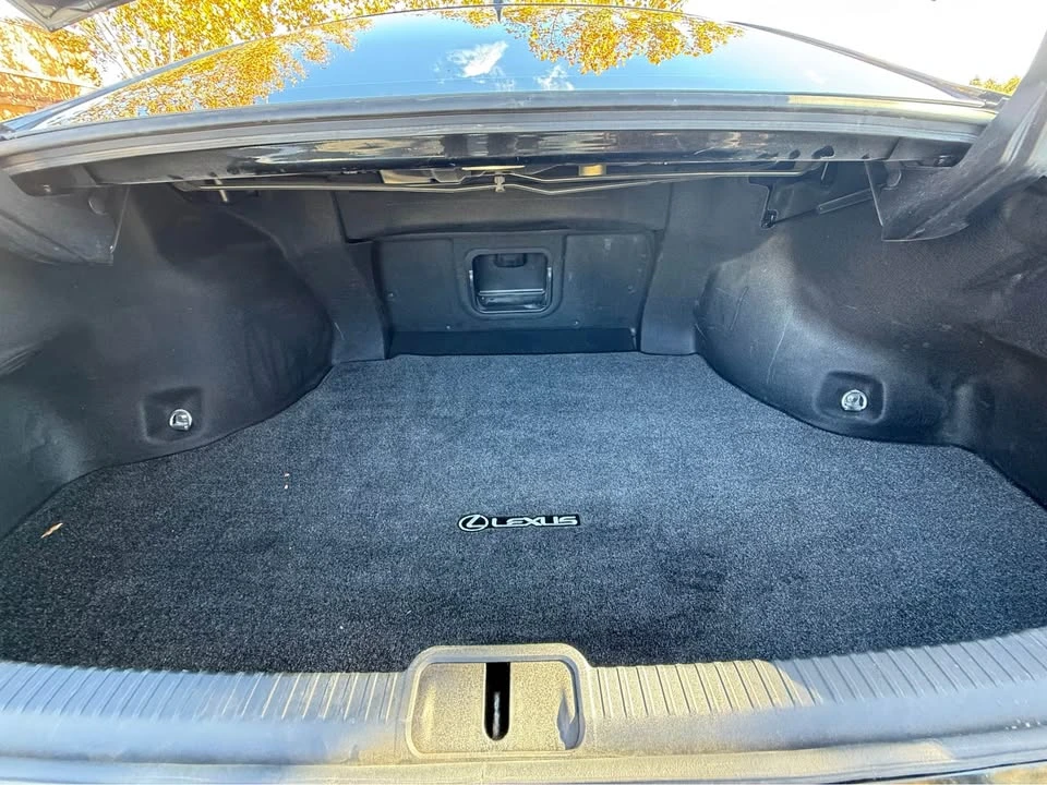 2021 Lexus ES 7th Gen - Image 8 of 10