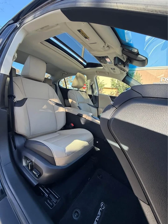 2021 Lexus ES 7th Gen - Image 6 of 10