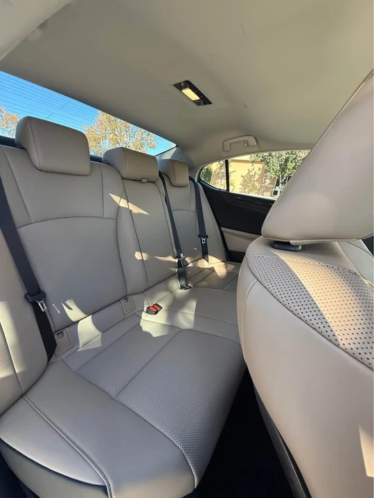 2021 Lexus ES 7th Gen - Image 7 of 10