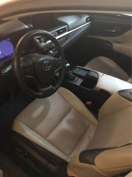 2021 Lexus ES 7th Gen - Image 2 of 6