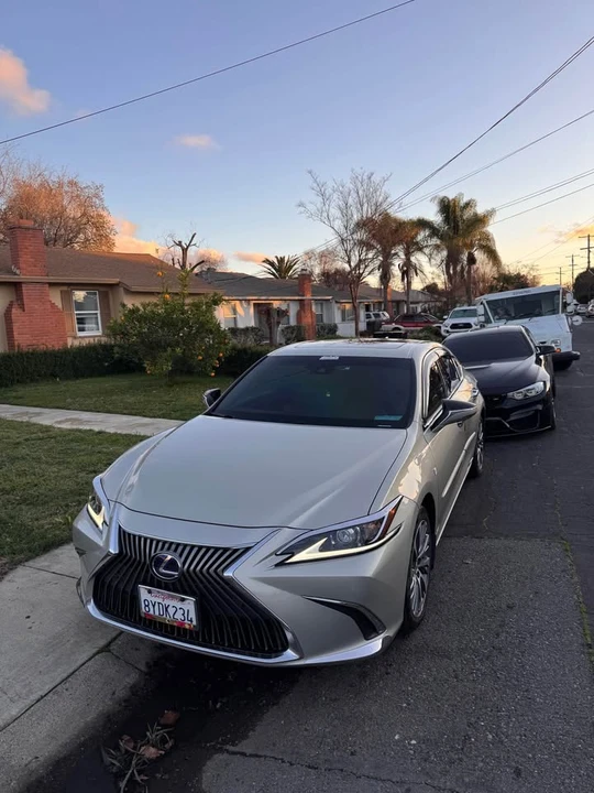 2021 Lexus ES 7th Gen - Image 3 of 20