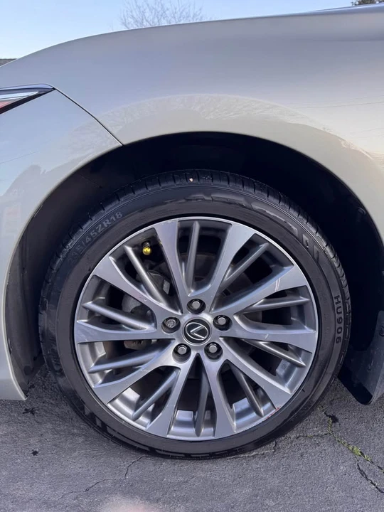 2021 Lexus ES 7th Gen - Image 7 of 20