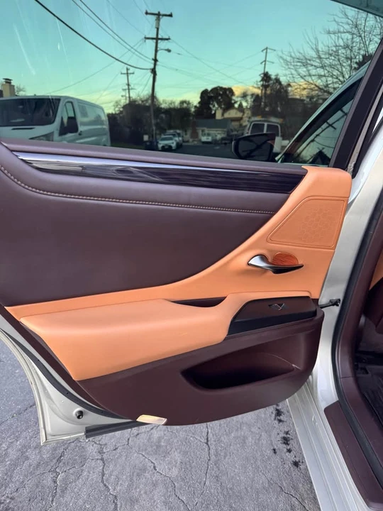 2021 Lexus ES 7th Gen - Image 13 of 20