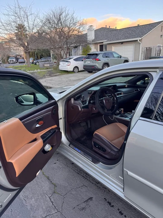 2021 Lexus ES 7th Gen - Image 9 of 20