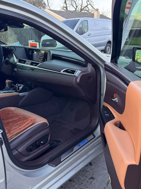 2021 Lexus ES 7th Gen - Image 14 of 20