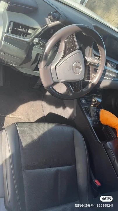 2021 Lexus ES 7th Gen - Image 2 of 7
