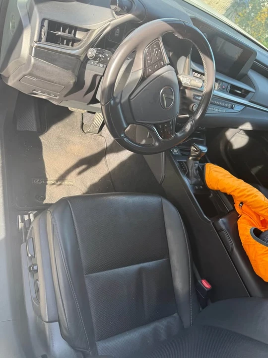 2021 Lexus ES 7th Gen - Image 5 of 7