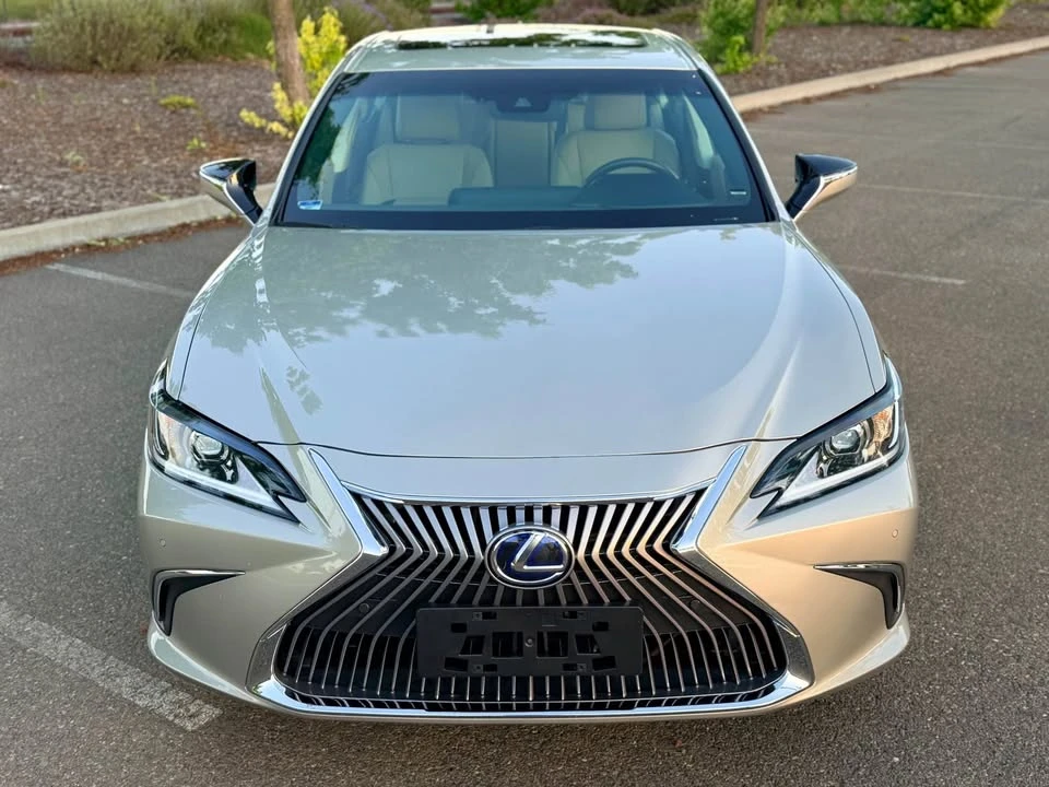 2021 Lexus ES 7th Gen - Image 5 of 19