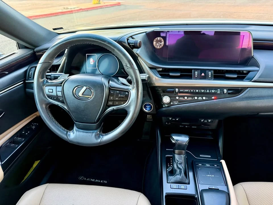2021 Lexus ES 7th Gen - Image 12 of 19