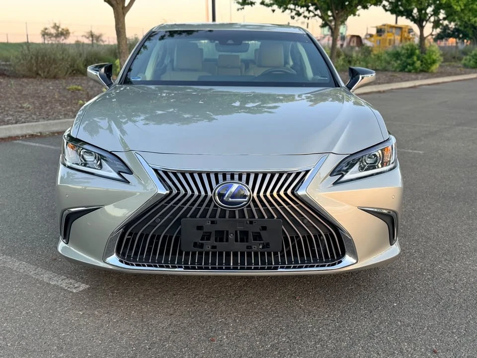 2021 Lexus ES 7th Gen - Image 4 of 19