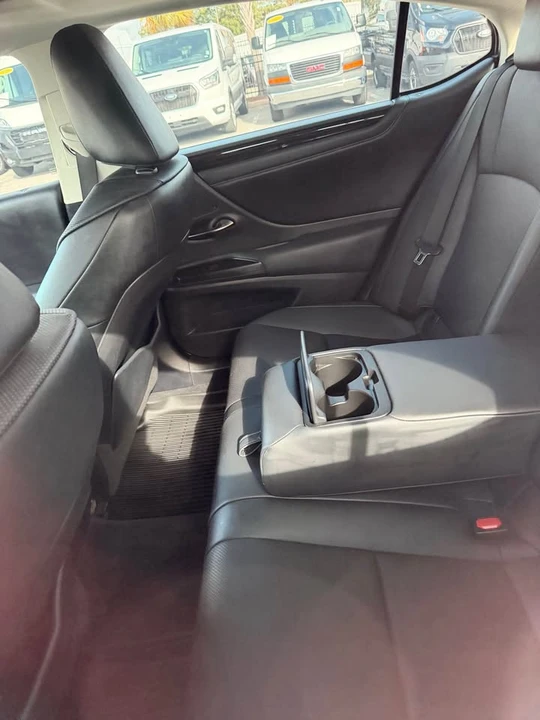 2021 Lexus ES 7th Gen - Image 9 of 9