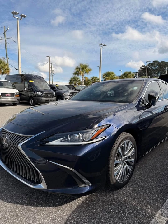 2021 Lexus ES 7th Gen - Image 4 of 9