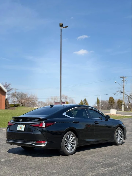 2021 Lexus ES 7th Gen - Image 4 of 14